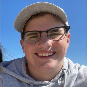 Meet your Posher, Adam